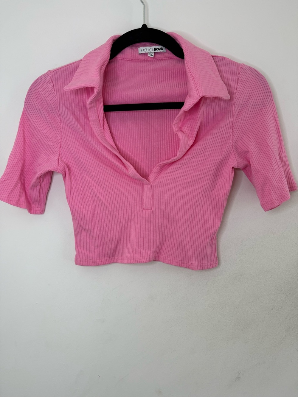 Fashion Nova Pink Ribbed Collared Crop Top – Size M